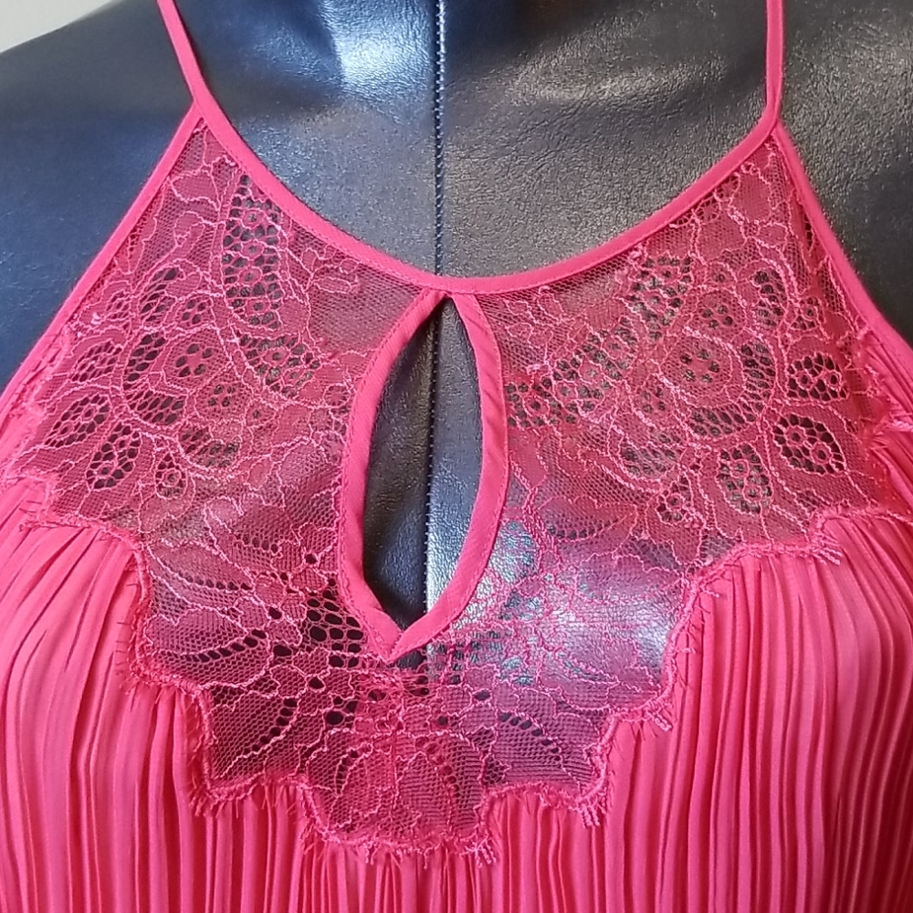 BCBGMAXAZRIA Pleated Lace & Chiffon High/Low Dress - Picture 9 of 10